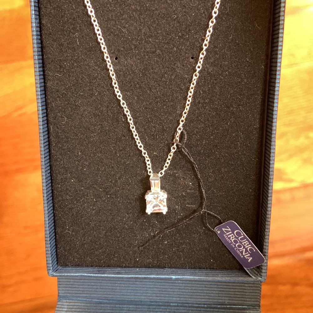 Sterling silver cubic zirconia necklace - Picture 2 of 4
